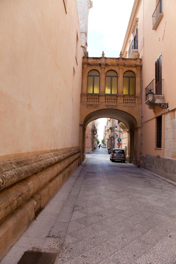 Le Cale Bed and Breakfast Trapani Buitenkant foto